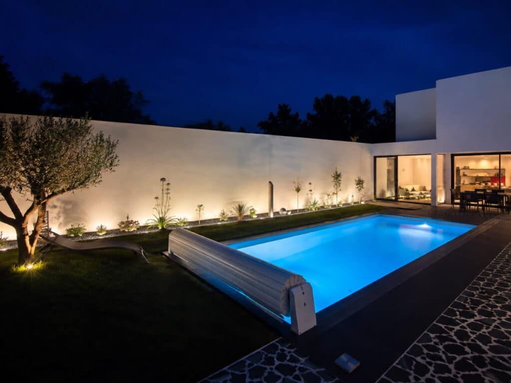 Entretien sur mesure d’une propriété contemporaine de caractère après la création de son jardin à Toulouse Pouvourville par Julien Jardinier Bio Jardinier Paysagiste à Toulouse