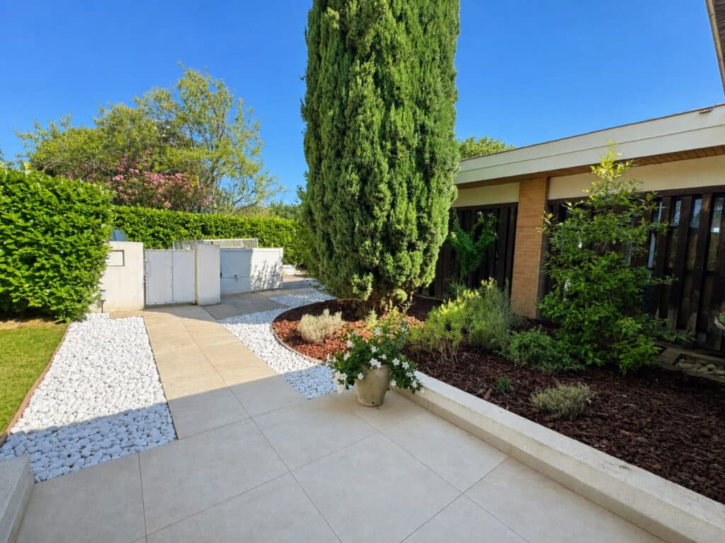 Service Prestige d’Entretien Paysager à Auzeville-Tolosanel par Julien Jardinier bio Jardinier paysagiste à Toulouse